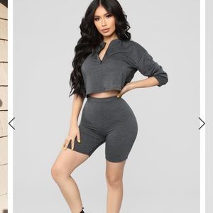 Fashion Nova - Chicago short set